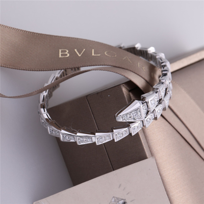 Italy Romance Serpenti Viper one-coil slim bracelet in 18K white gold set with full pavé diamonds Snake Bangle