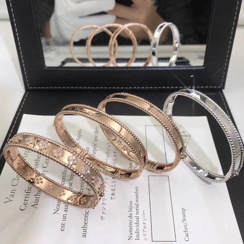 品質 ミディアム モデルVCAの実質18k金のPerleeの署名のブレスレットの白いバラのイエロー・ゴールド 工場