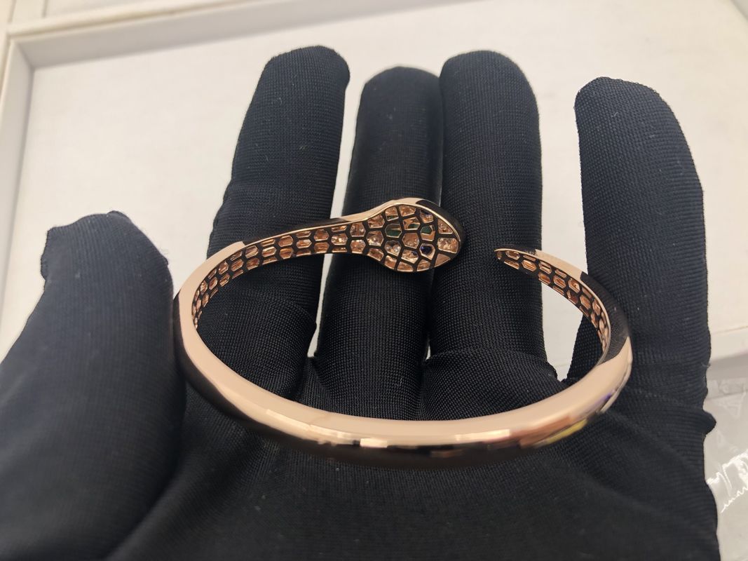 品質 贅沢な宝石類のSnakewomensの魅力のブレスレットはダイヤモンドが付いている18 Ktのピンクの金をカスタマイズした 工場