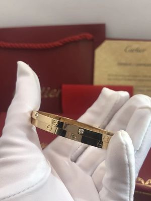 品質 女性/人のための愛18K金のブレスレットの小さいモデル6ダイヤモンド 工場