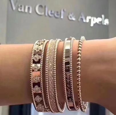 品質 ミディアム モデルVCAの実質18k金のPerleeの署名のブレスレットの白いバラのイエロー・ゴールド 工場