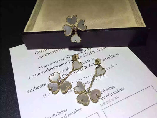 品質 ヴァンCleef Sweetアルハンブラのイヤリング、円形のダイヤモンドが付いている白い真珠色のイヤリング 工場