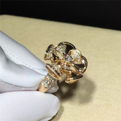 品質 花の定形リング結婚式/約束のための贅沢な宝石類18Kの金のダイヤモンド 工場