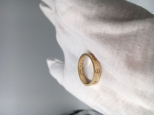 品質 人の結婚指輪の贅沢な金の宝石類18Kのイエロー・ゴールド宝石用原石無し 工場