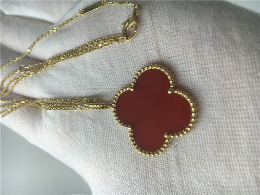 品質 赤い花の形のLongVan Cleef Arpels 18Kの金のネックレス ダイヤモンド無し 工場
