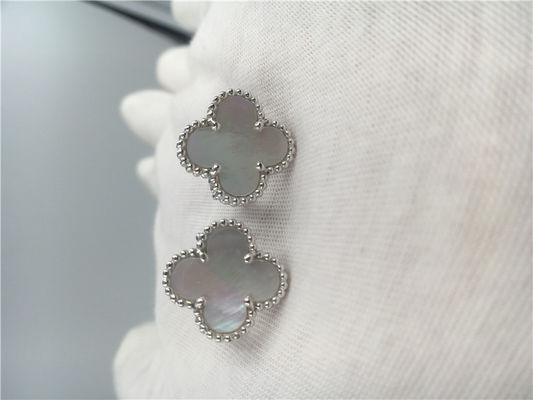 品質 白い真珠母の小さい花のスタッドのイヤリング18Kの金の宝石類 工場