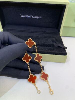 アルハンブラBraceletヴァンCleefおよびArpels 5のモチーフ18Kのイエロー・ゴールドのカーネリアンの赤い石VCARD35500