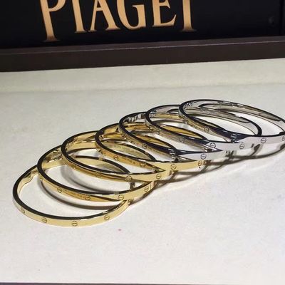 品質 宝石類18Kの金のブレスレット、薄い愛によって個人化される金のネックレス小さいモデル 工場