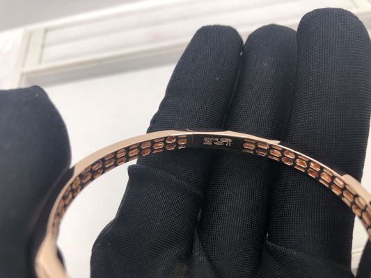 品質 贅沢な宝石類のSnakewomensの魅力のブレスレットはダイヤモンドが付いている18 Ktのピンクの金をカスタマイズした 工場